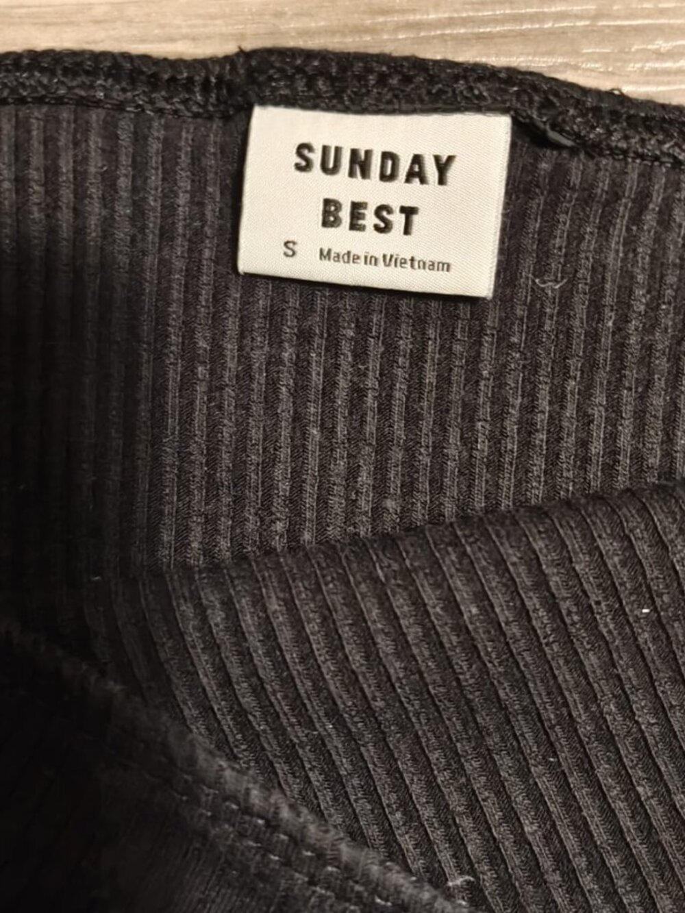 Aritzia Sunday Best Ribbed Ruffle-Strap Bodysuit Size S - Picture 2 of 4